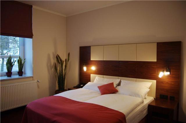 Adena Hotel بريمرهافن الغرفة الصورة