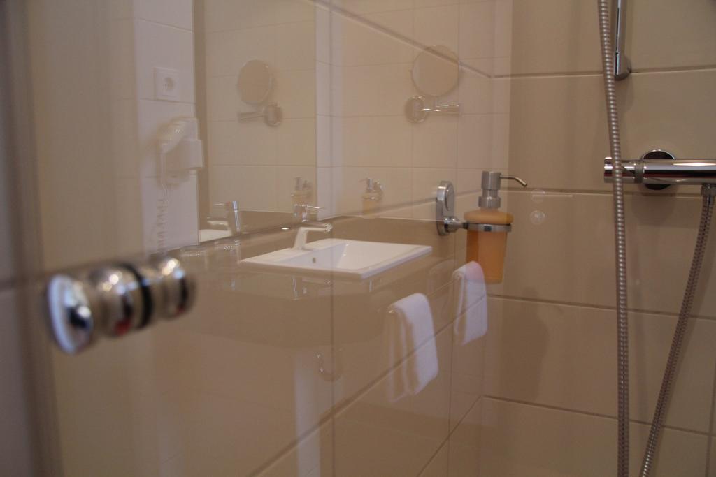 Adena Hotel بريمرهافن المظهر الخارجي الصورة