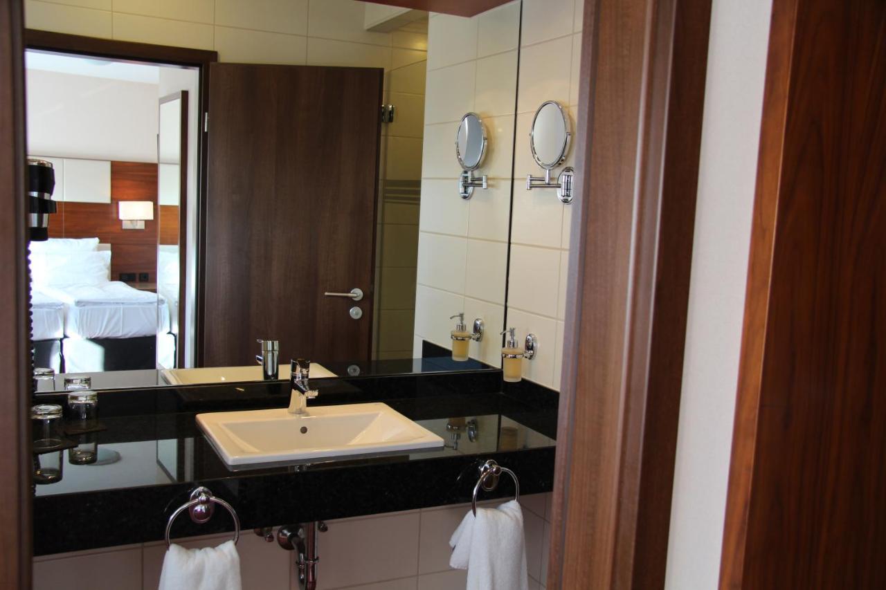 Adena Hotel بريمرهافن المظهر الخارجي الصورة
